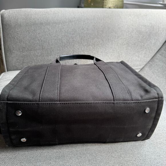 Quince Organic Canvas Small Crossbody Tote Charcoal Black - Picture 4 of 13